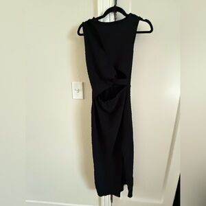 Cutout twist Black Maxi Dress